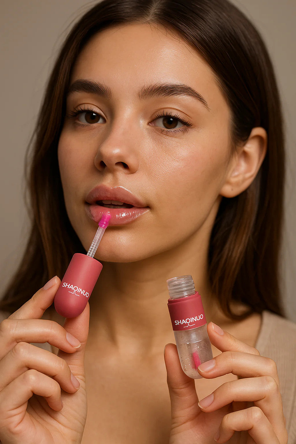 Capsule shape lip gloss